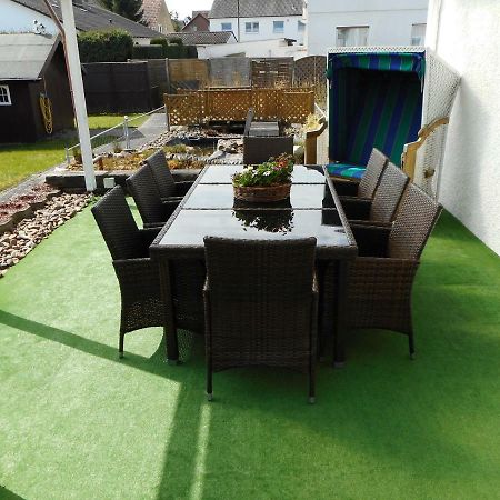 Modernes Ferienhaus Der Besonderen Art Mit Garten 勒讷 外观 照片