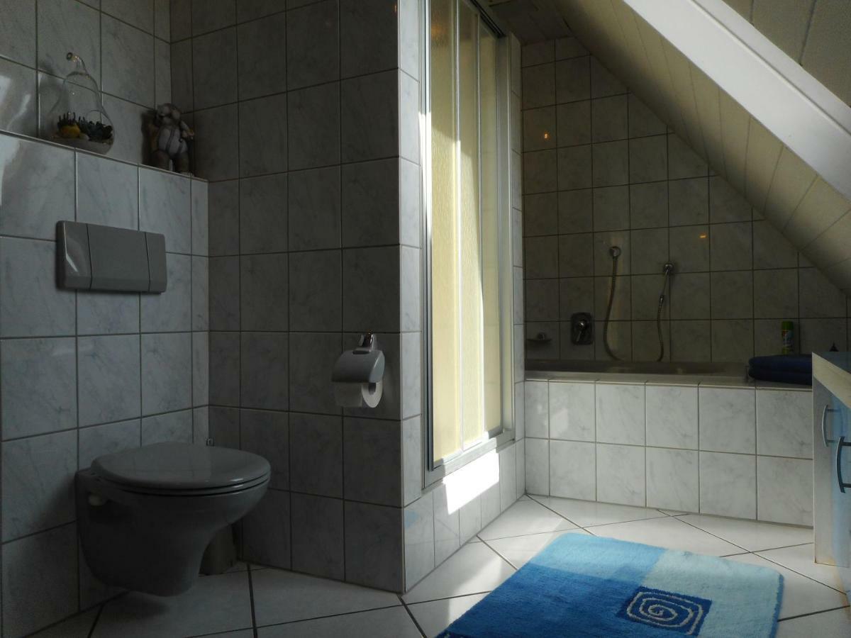 Modernes Ferienhaus Der Besonderen Art Mit Garten 勒讷 外观 照片