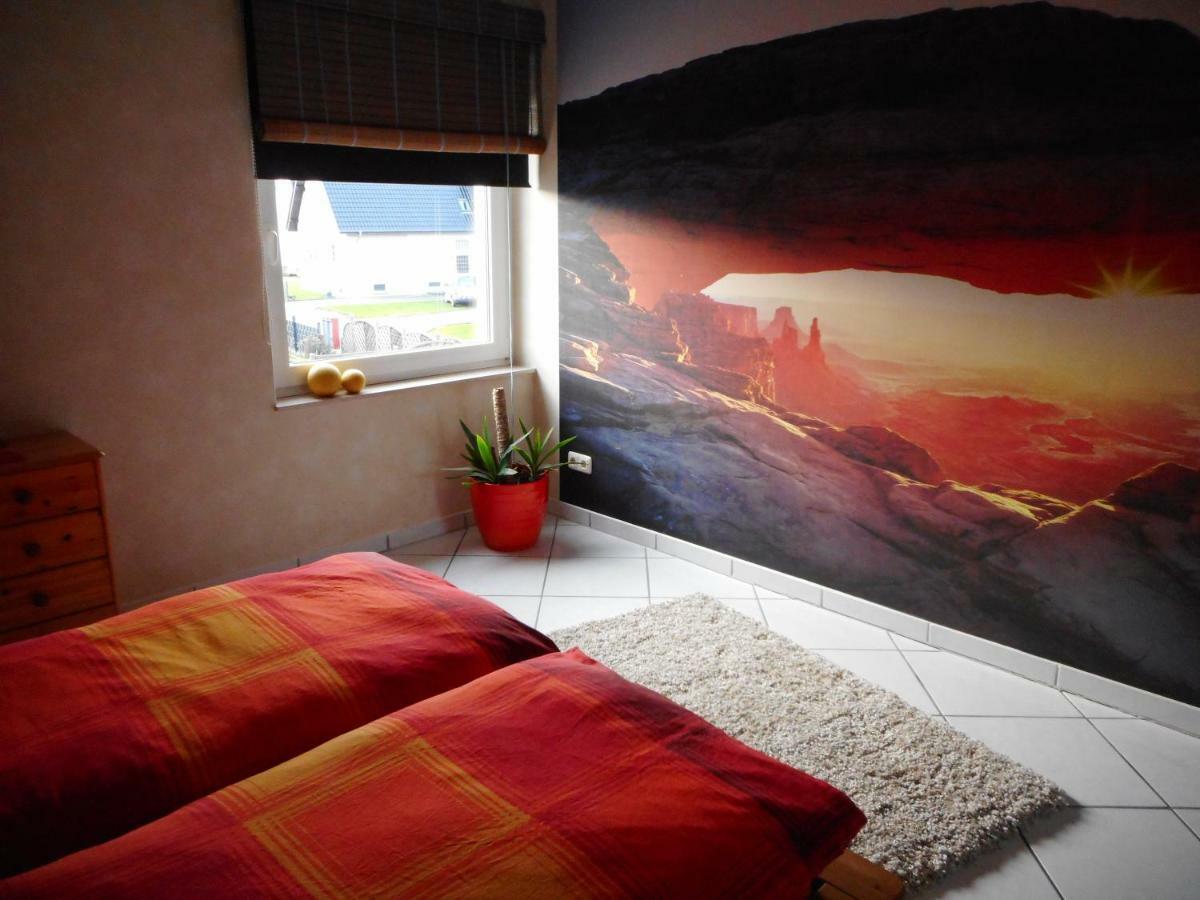 Modernes Ferienhaus Der Besonderen Art Mit Garten 勒讷 外观 照片