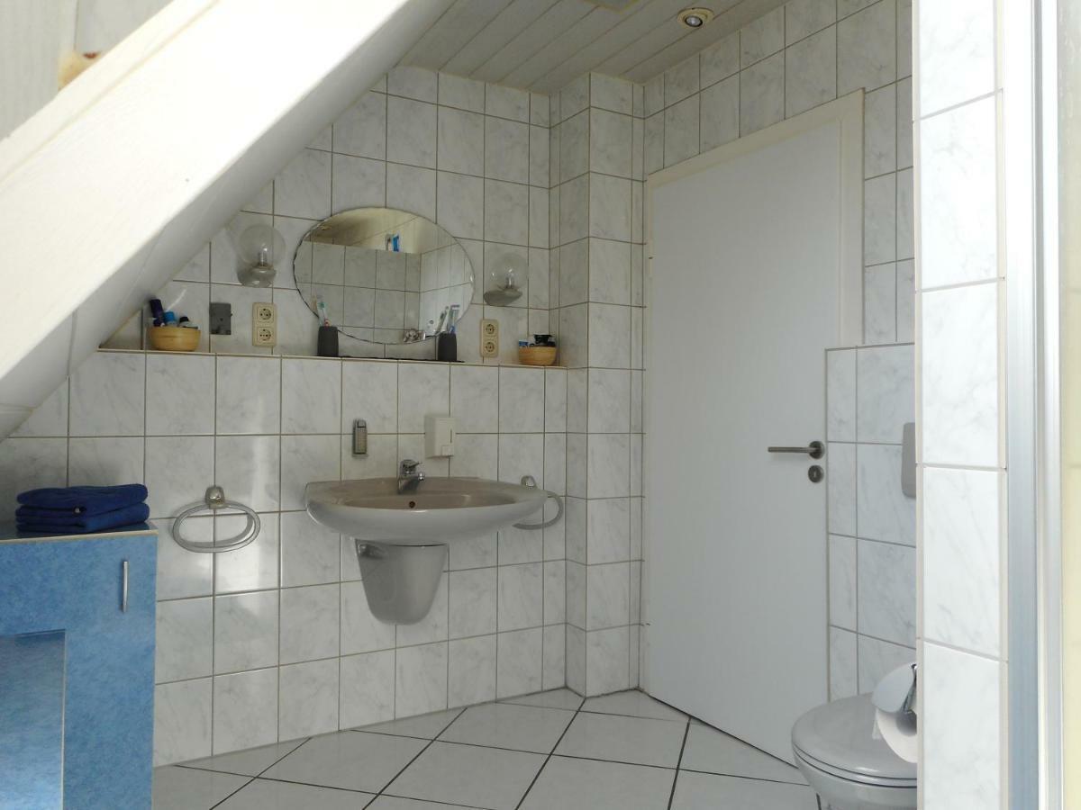 Modernes Ferienhaus Der Besonderen Art Mit Garten 勒讷 外观 照片
