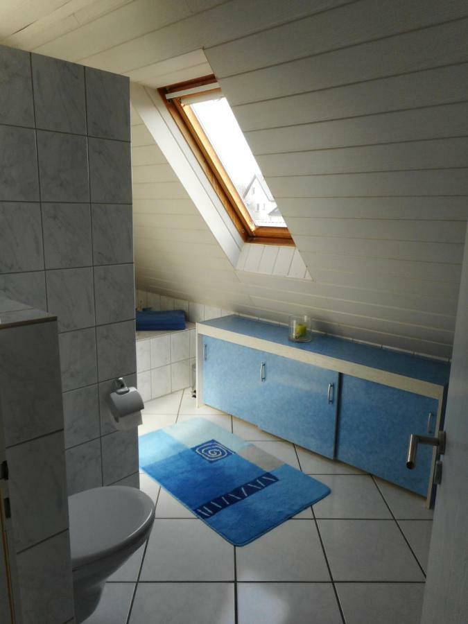 Modernes Ferienhaus Der Besonderen Art Mit Garten 勒讷 外观 照片
