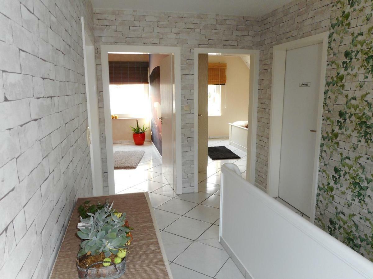 Modernes Ferienhaus Der Besonderen Art Mit Garten 勒讷 外观 照片