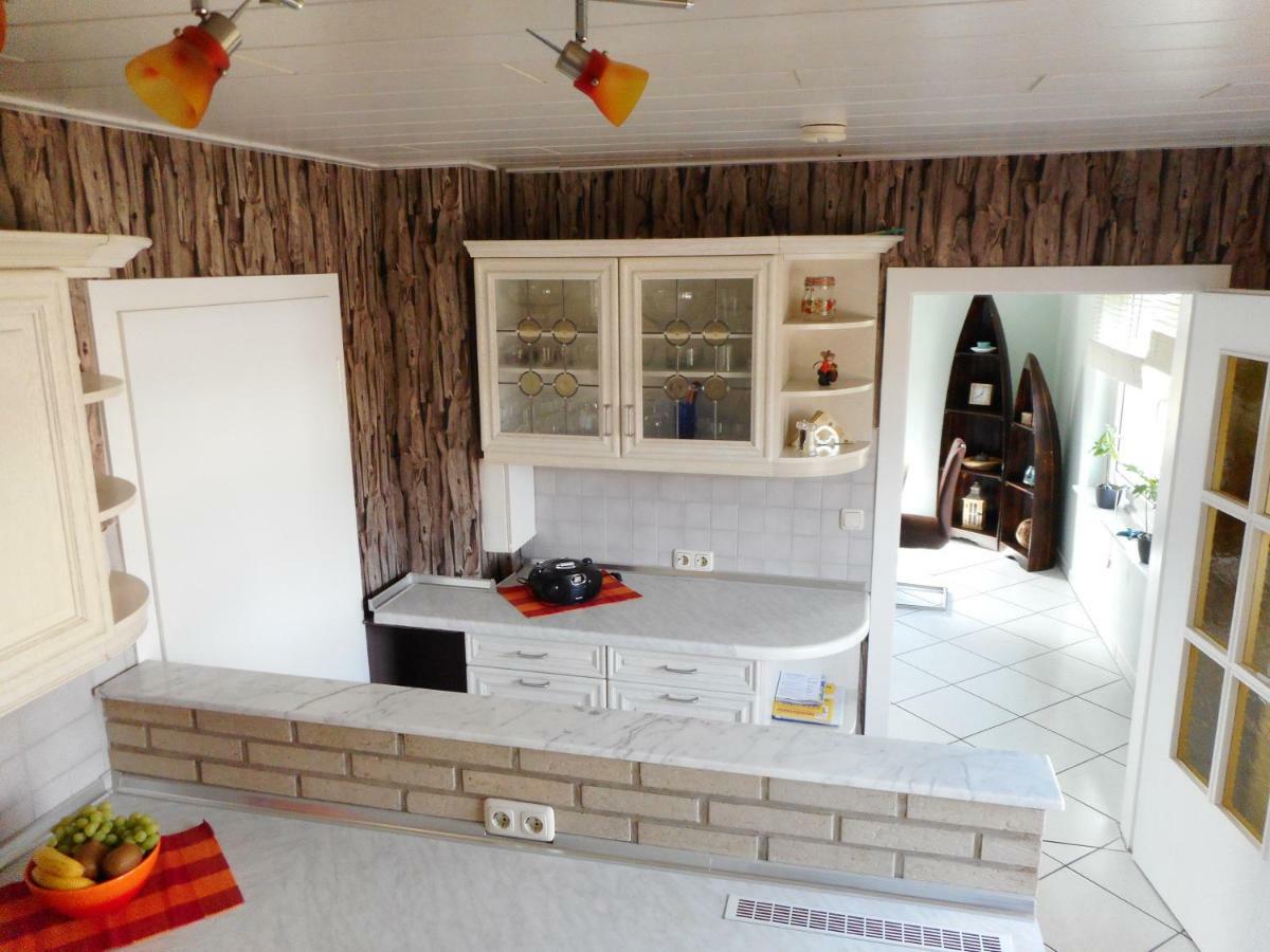 Modernes Ferienhaus Der Besonderen Art Mit Garten 勒讷 外观 照片